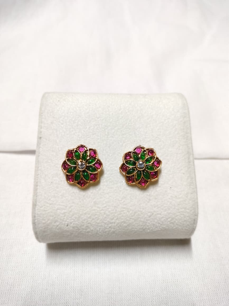 Floral pedant necklace